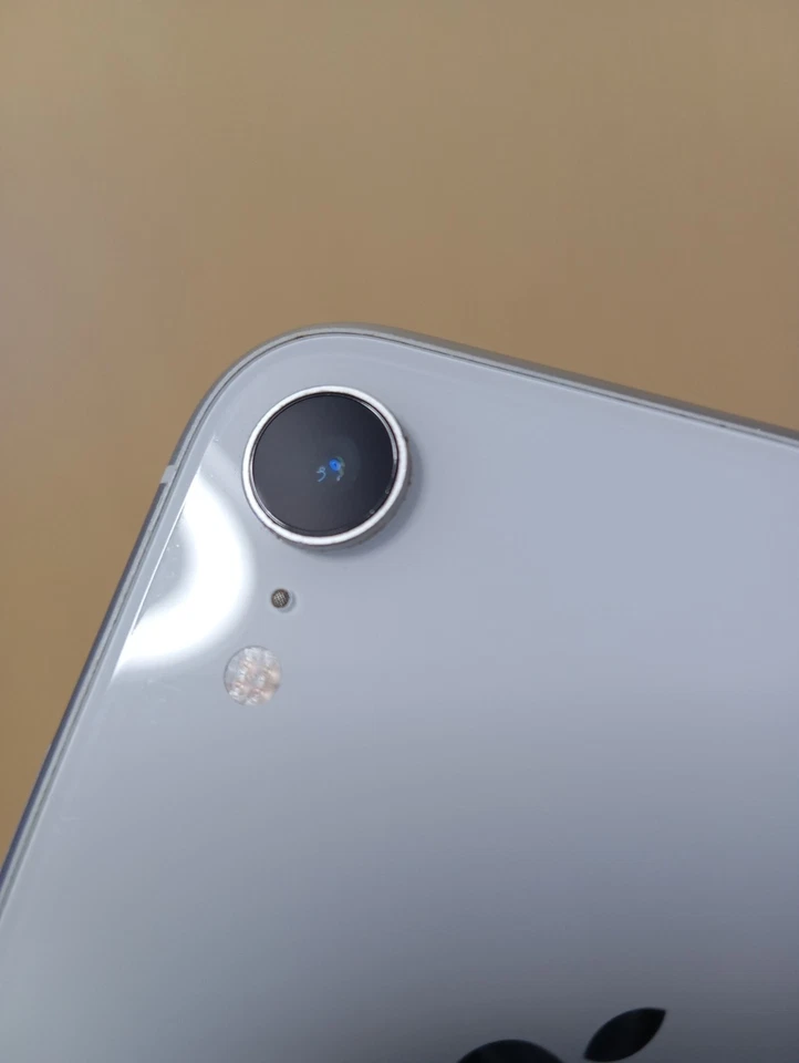 Apple iPhone XR - 128GB (Sbloccato) - Immagine 3 di 4