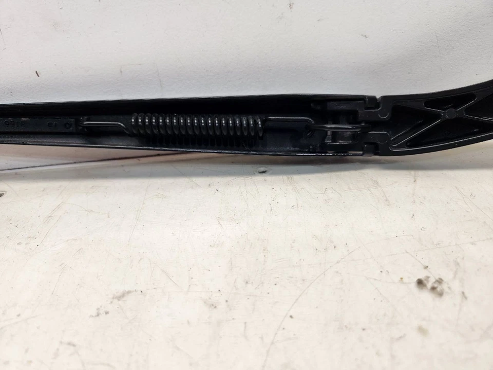 2015 Chevrolet Malibu (Sedan) LS Passenger Right Wiper Arm - Image 3 of 4