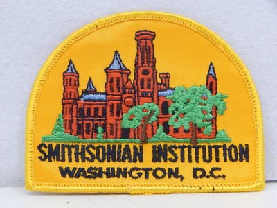 Vintage Smithsonian Institution Embroidered Souvenir Patch