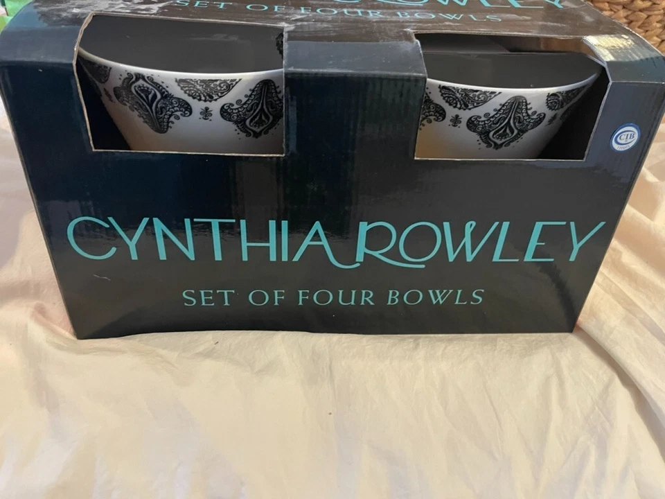 Juego de 4 cuencos Cynthia Rowley cachemira blanca y negra nuevo en caja Foto 2 de 4