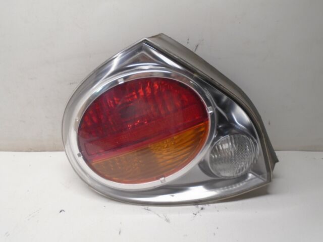 2003 nissan maxima tail lights