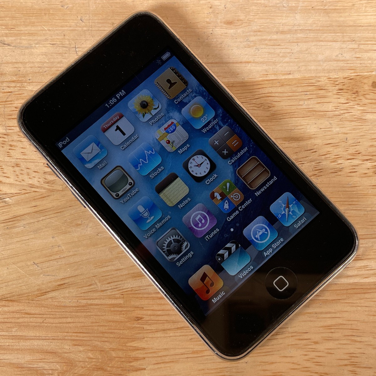 Apple iPod Touch 3rd Gen Generation 32GB Black A1318 EMC Apple iPod Touch 3rd Gen Generation 32GB Black A1318 EMC