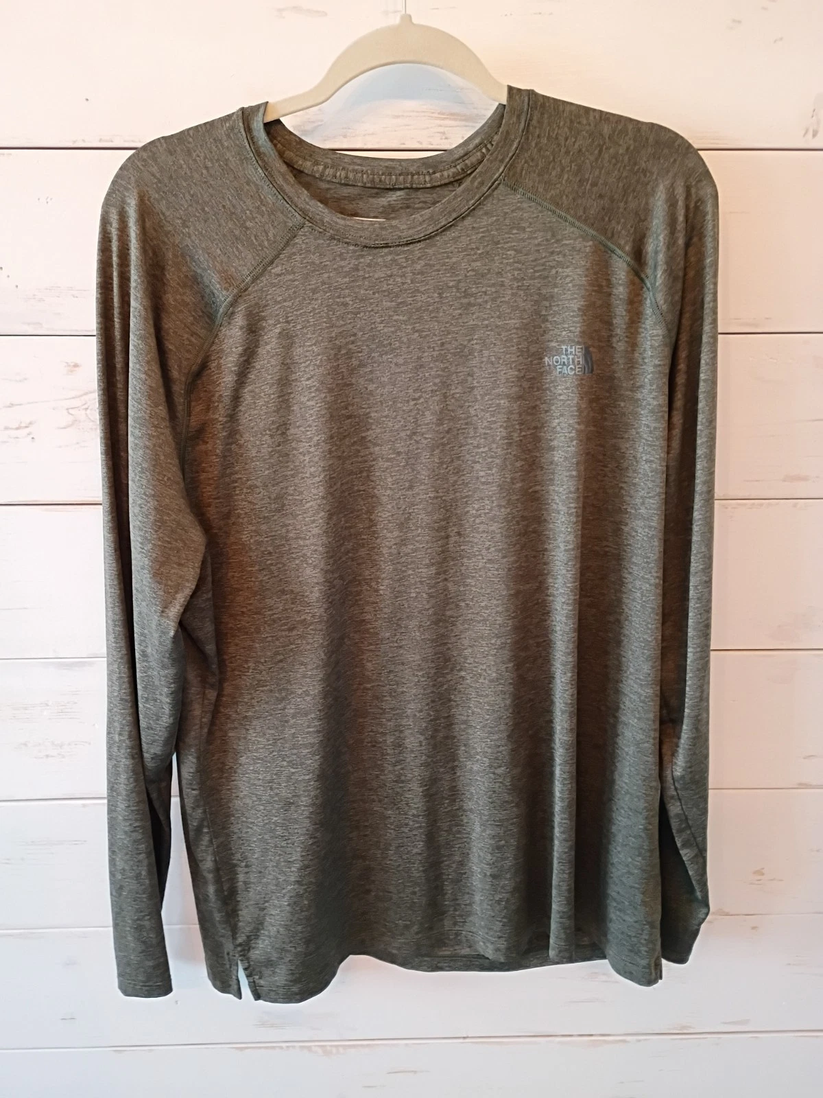 THE NORTH FACE Mens Hyper Base Layer Flash Dry Shirt Olive Woodland Green XL