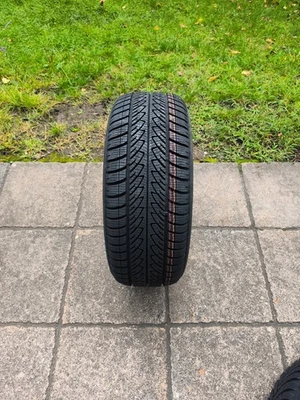 215 50 R17 95V Winterreifen GoodYear DOT 3224 - NEU noch nie montiert - Bild 1 von 2