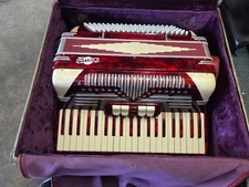 FOR REPAIR United Artists 17.75" keyboard 3/5 reed Italian accordion