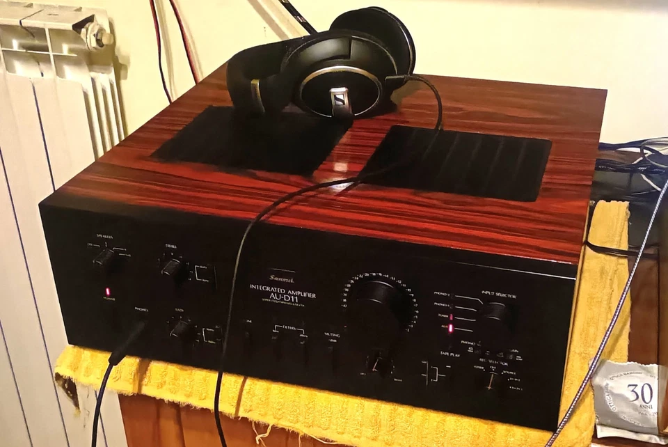 Amplificatore Sansui AU-D11 - Immagine 2 di 4