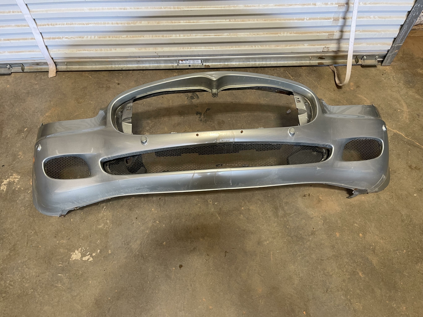 2005-2008 MASERATI QUATTROPORTE FRONT BUMPER COVER PANEL ASSEMBLY SILVER OEM