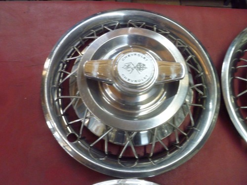 VINTAGE 1964 CHEVY NOVA CORVAIR TWO BAR WIRE SPINNER HUBCAPS WHEEL COVERS - Picture 2 of 6