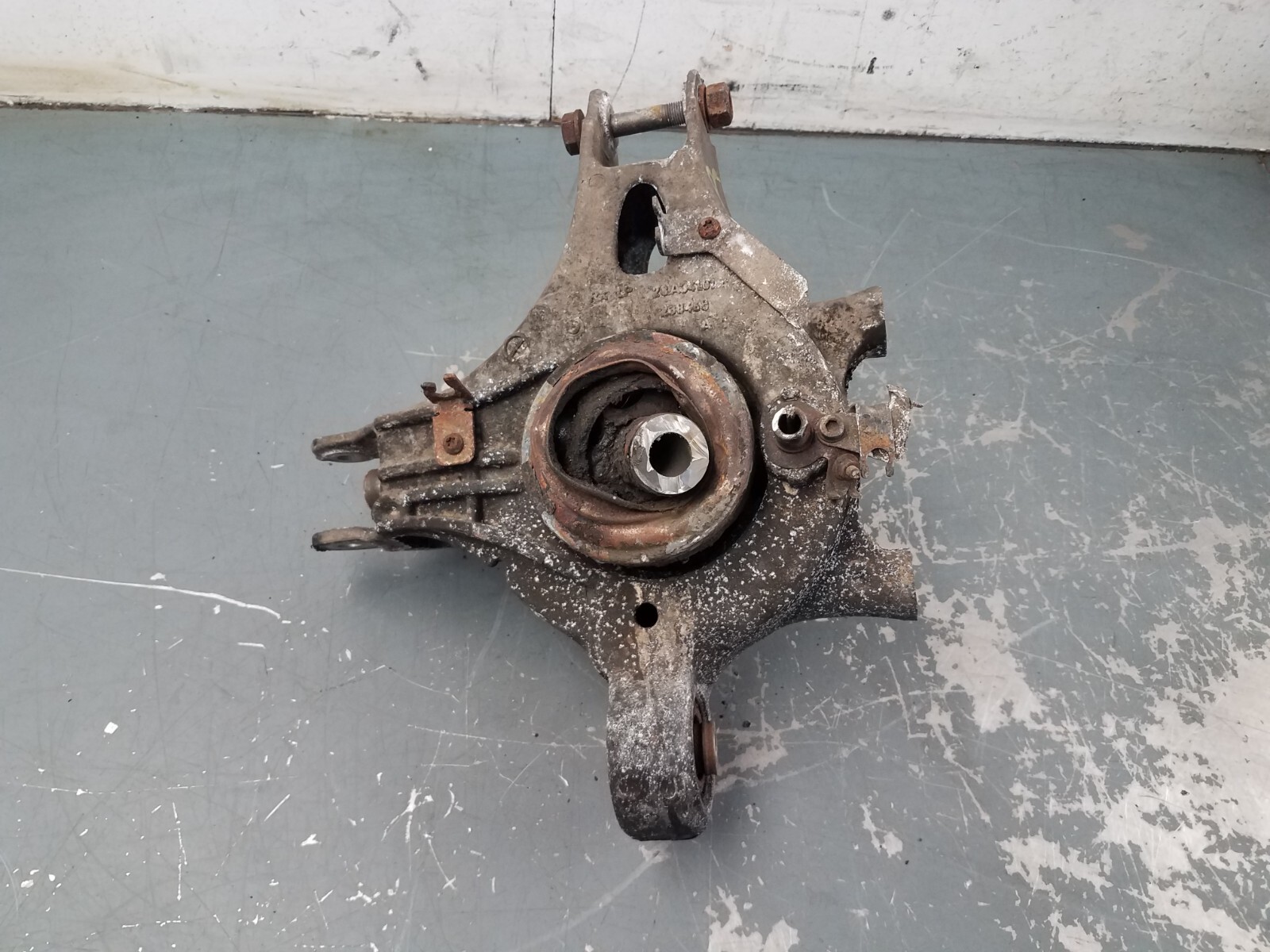 2017 Ferrari GTC4 Lusso Left Rear Hub Knuckle  -* #5020 L6