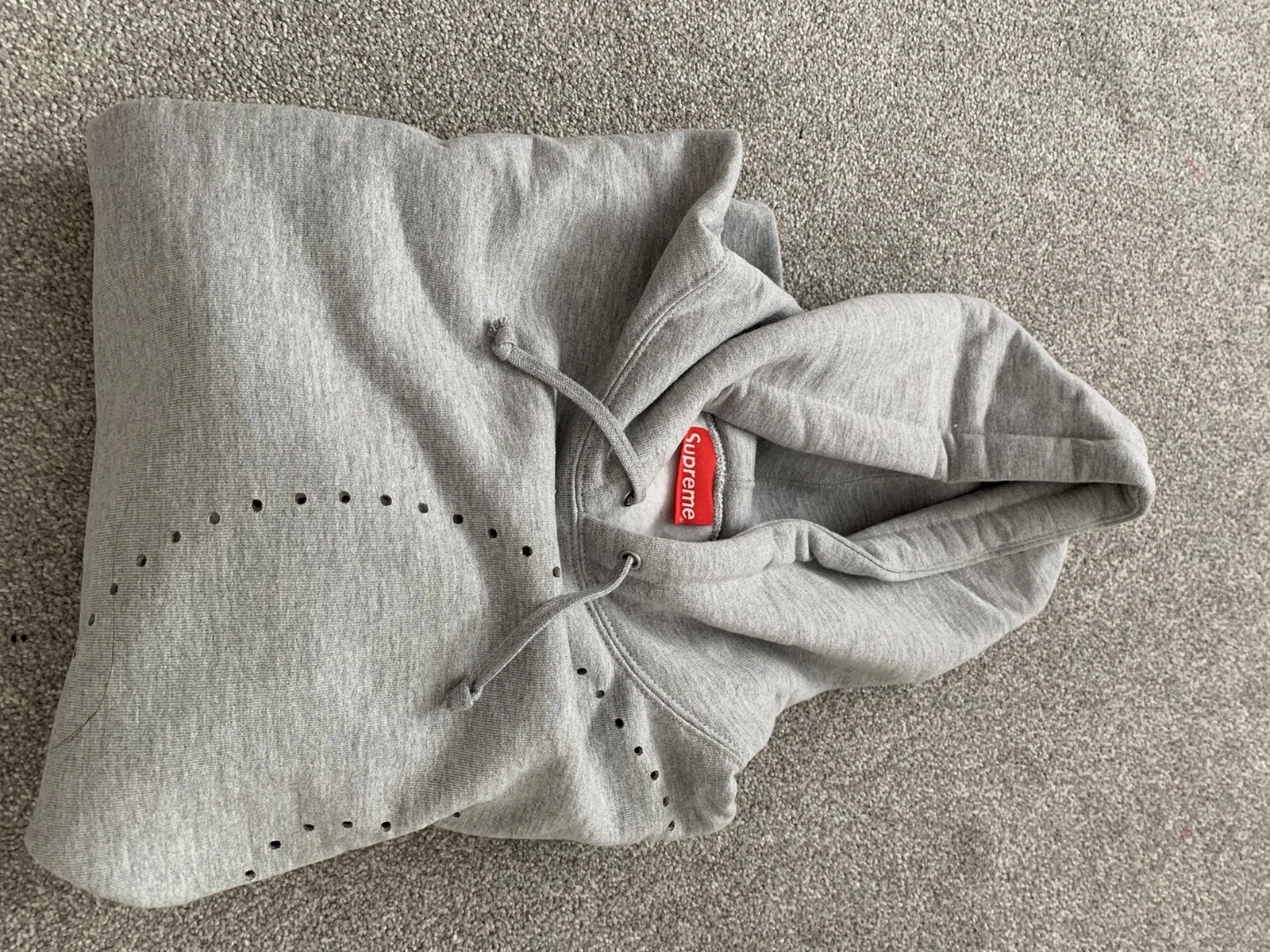 supreme sweat à capuche découpe laser