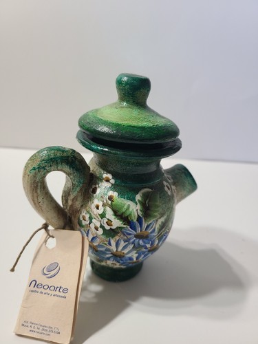 HAND PAINTED Neoarte Small Pottery Handpainted 4 1/2” tall BEAUTIFUL green ,blue