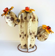 METAL YARD ART CACTUS SCULPTURE 13" TALL WHITE WITH YELLOW FLOWERS