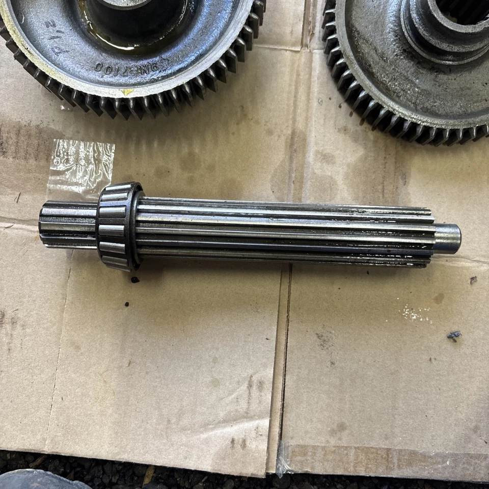 Juego de engranajes de transmisión superior transmisión interior tractor Ford 9N con eje de cojinete Foto 2 de 4