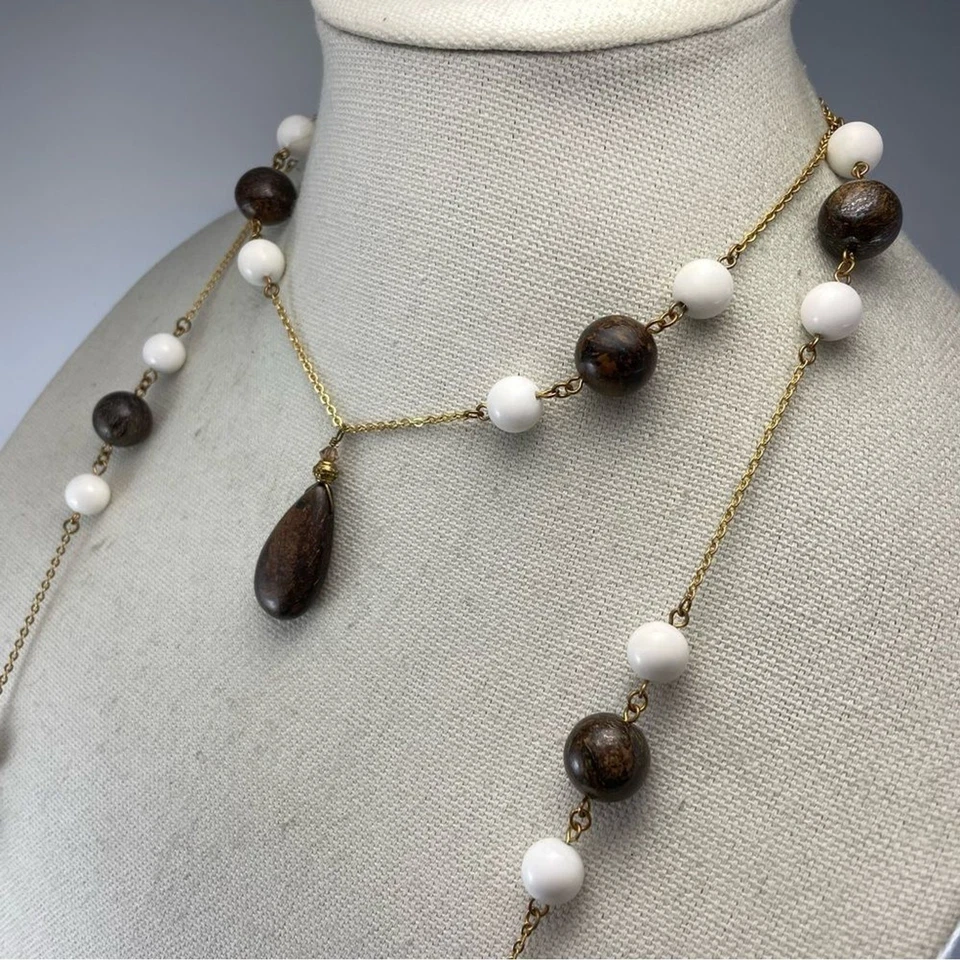 Impresionante Collar Capa Colgante Sin Firmar Tono Dorado Broncito Vidrio Leche Cuentas Foto 3 de 4