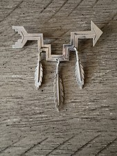 VINTAGE NATIVE AMERICAN NAVAJO STERLING SILVER ARROW FEATHERS PIN SIGNED DB