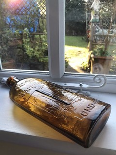 1880’s Quack Cure Bottle Pint WARNERS SAFE CURE LONDON Golden Amber (K493)