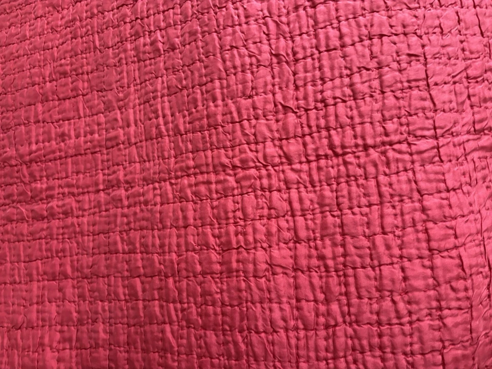 Yves Delorme King Quilt Bedspread Red Front 100% Silk/Back 100% Cotton GUC - Image 4 of 4