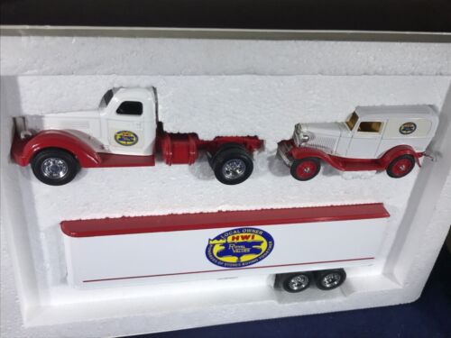Z1-81 ERTL 1991 ROYAL VALUES VINTAGE TRUCK GIFT SET - 1:43 SCALE DIE CAST - Picture 2 of 6