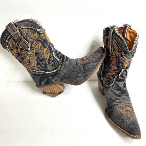 Dingo Y’all Need Dolly Western Boots Black Denim Size 8.5 DI950