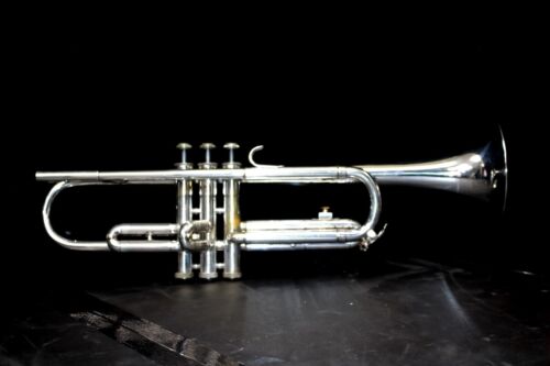 Vintage Bundy Trumpet - Made in 1960s, Used, Silver Plating Worn, Case Included - Picture 3 of 9