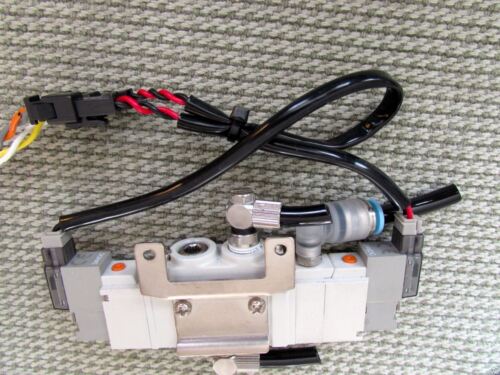 SMC Pneumatic Solenoid Valve Bank Manifold SY52205MZ01F2X20Q 24VDC