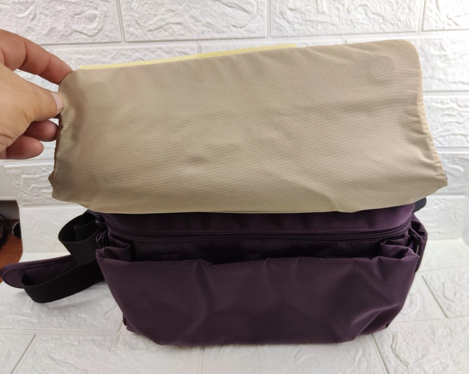 Bolso para cámara Aha Urban Style Viale 160 SLR, color ciruela Foto 4 de 4