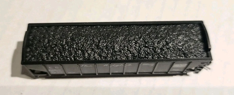 Athearn N Scale 3 Bay Hopper Central of Georgia #22342 - Image 3 of 4