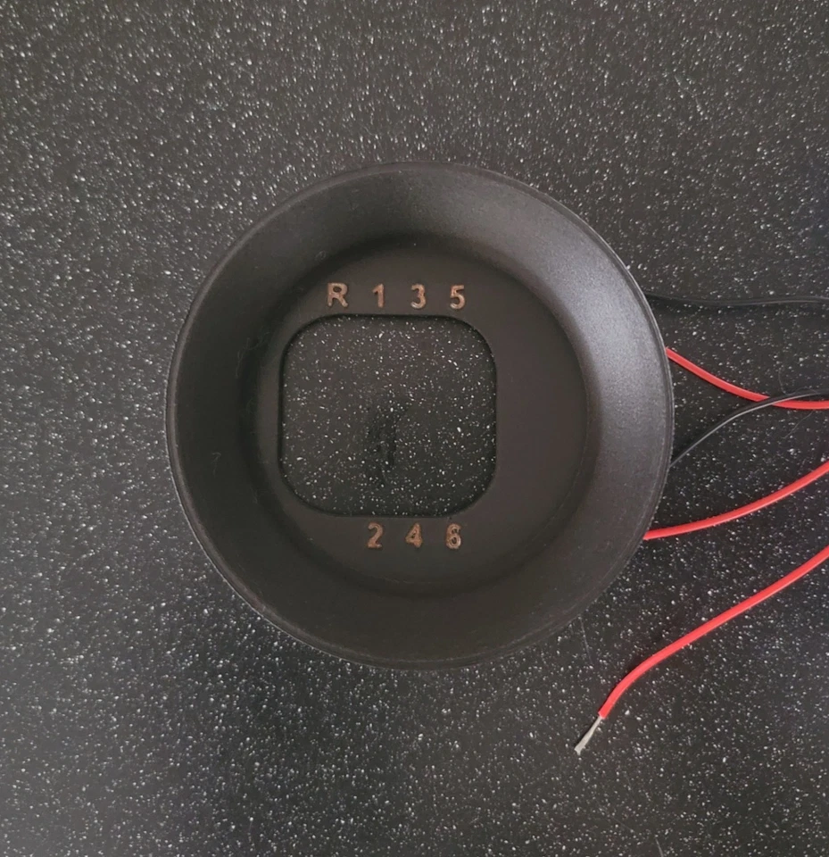 MINI Cooper R56 Gen 2 Shift Boot Delete: 12 Volts Org ou Yell Retroiluminado R_123456 - Imagem 2 de 4