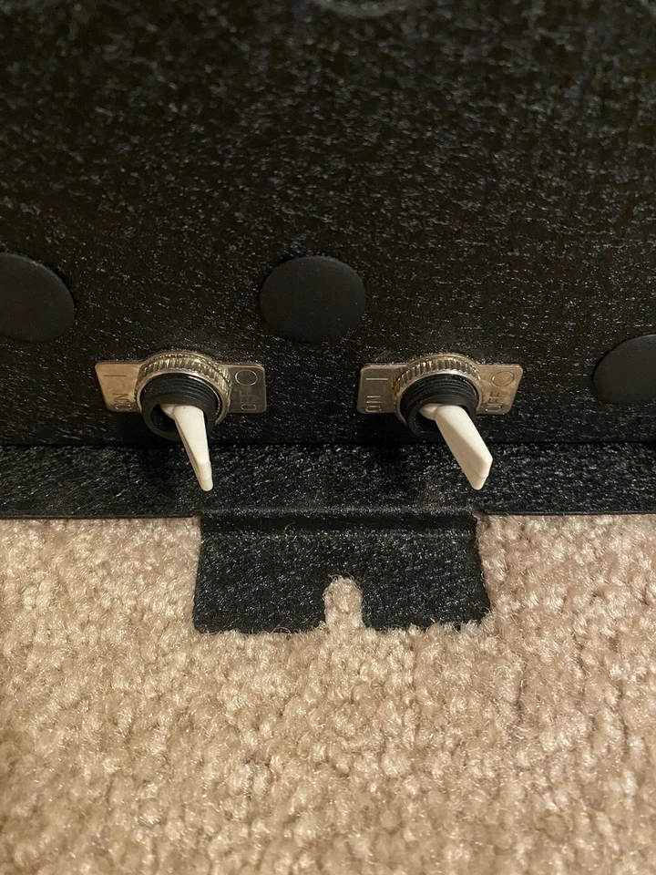 Encompass Lighting Group 120v to 12v Dual Feed 600w Remote Magnetic Transformer - Image 4 of 4