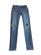 Signature Levi Strauss Ultra High Rise Jegging Jeans Juniors Size 9 Distressed