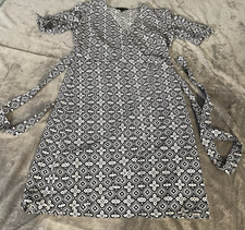 Banana Republic Wrap Dress Black White And Gray Short Sleeve V-Neck  SZ 0