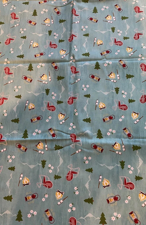 Silla linterna camping árboles verde azulado Anne Rowan Wilmington tela GLAMPING POR Foto 2 de 3