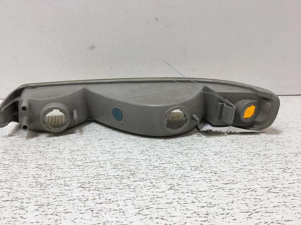 02 GMC SIERRA 2500 Fog/mark/park/turn Light/lampRH - Image 2 of 2