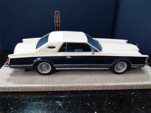 1/18 Resin car model Lincoln Continental Mark V Limited edition Blue/White - Picture 3 of 6