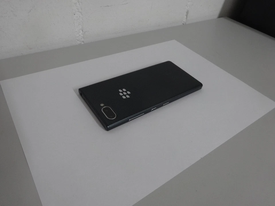 BlackBerry Key2 LE 64GB BBE100-4 Ohne Simlock Slate Gray Business Android w. NEU - Bild 4 von 4