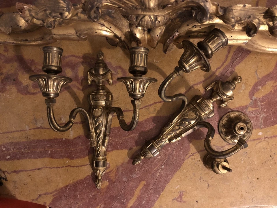 Paire d'appliques en bronze doré; Paris, vers 1780 - Photo 2/4