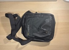 Calvin Klein borsello uomo a tracolla nero con zip, tasche e logo