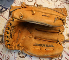 Vintage Catfish Hunter Wilson A2164 Baseball Glove Autograph model Yankees