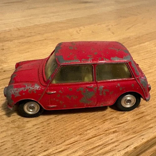 VINTAGE CORGI TOYS - AUSTIN SEVEN CAR - 225 - RED