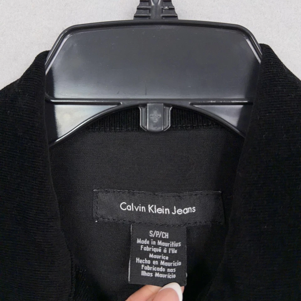 Chaqueta de mezclilla Calvin Klein para mujer pequeña negra pana camionero estilo informal Foto 4 de 4