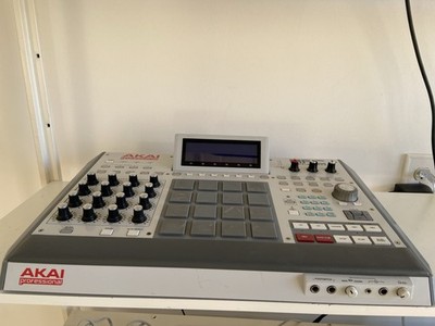 Akai MPC Renaissance Sampler & Sequencer 16 Pads Pad Akai MPC Renaissance Sampler & Sequencer 16 Pads Pad