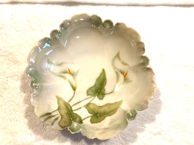 Calla Lily Soap Dish or Trinket Dish Germany 5'' Across