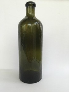 Vintage-Saxlehners-Bitterouelle-Hunyadi-Janos-9-034-Olive-Green-Bitters-Bottle