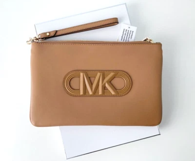 MICHAEL KORS Clutch JET SET  LG TZ WRISTLET Leder pale peanut - Bild 1 von 4