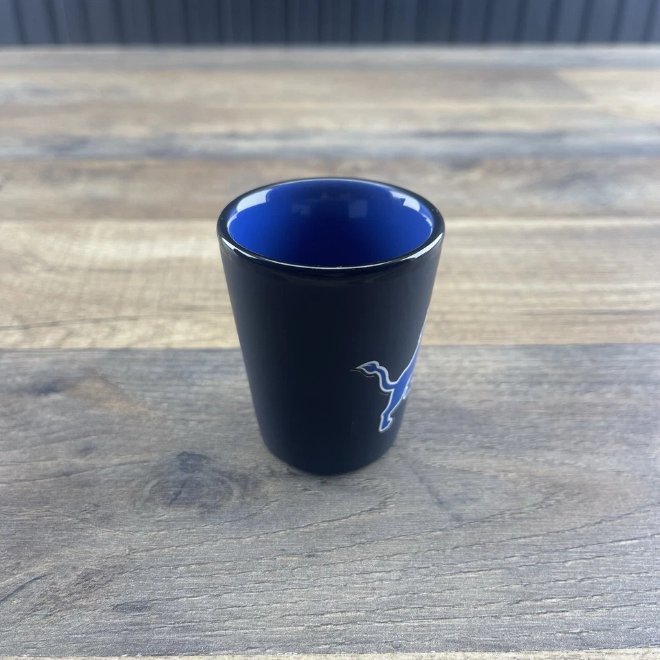 NFL Detroit Lions Negro con Azul con Logo Licencia Shot Glass Foto 4 de 4