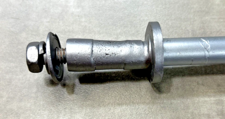 Soporte tensor cadena Suzuki RM125 250 1975-88 61361-41701 genuino USADO Foto 4 de 4