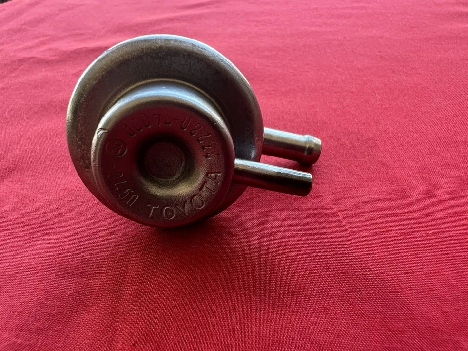 Regulador de presión de inyección de combustible Denso OEM para 86-89 Toyota Celica 2,0 L-L4 Foto 2 de 2