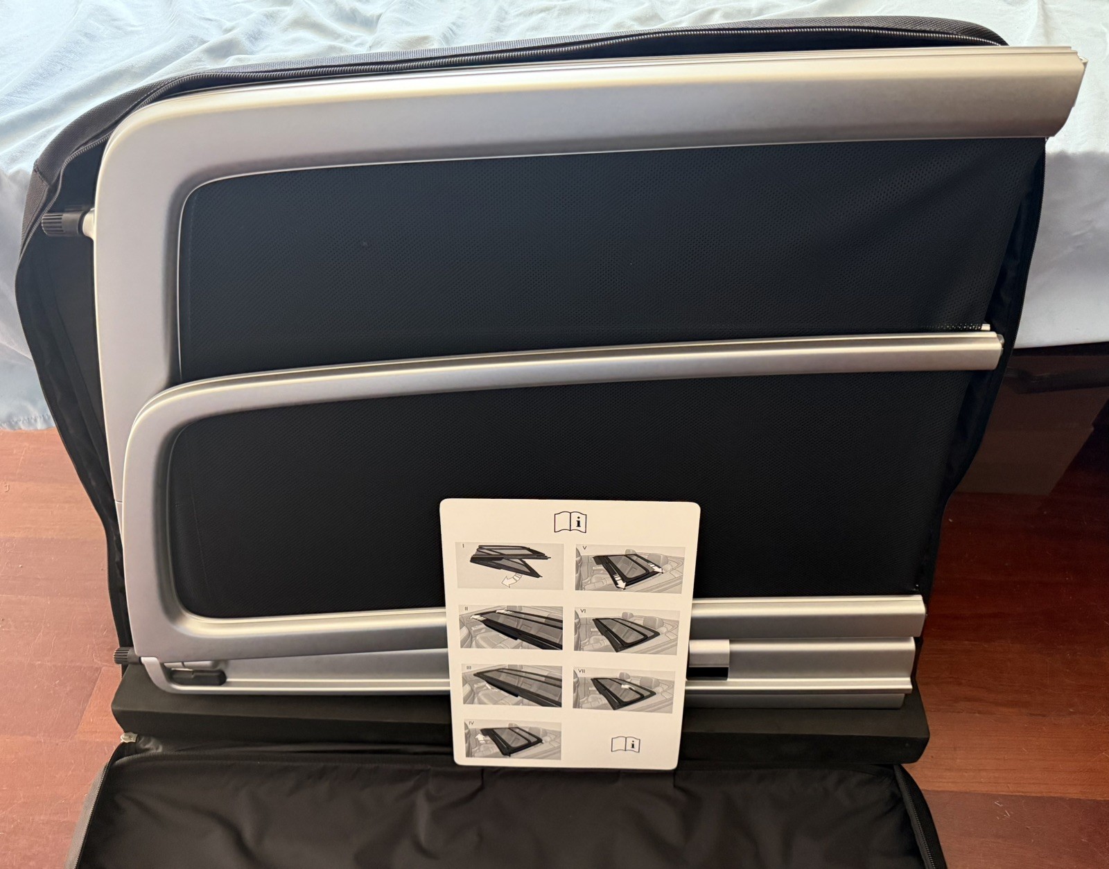 100% ORIGINAL ROLLS ROYCE DAWN WIND DEFLECTOR WIND SCREEN + ORIGINAL RR CASE
