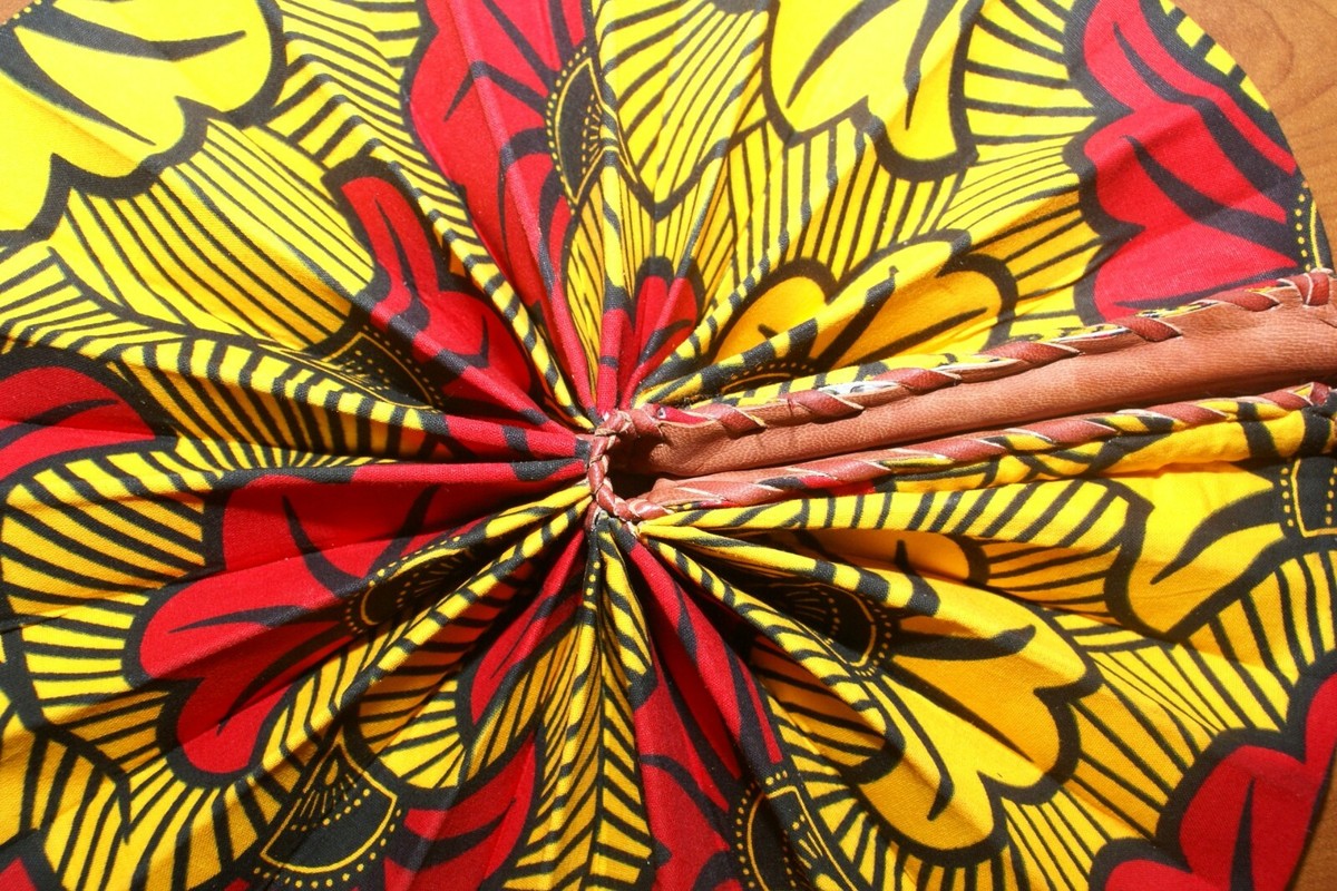 Tara Services - Éventail En Pagne Pour Vous En Ces Temps