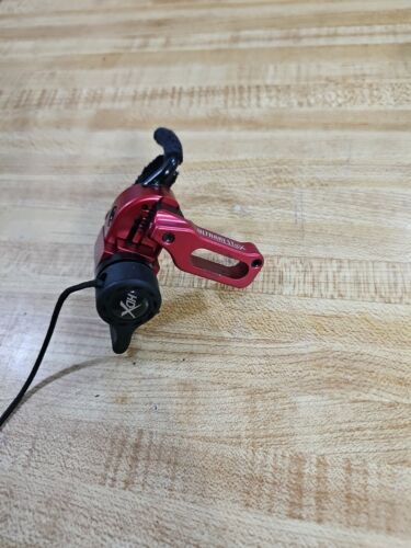 QAD HDX Arrow Rest Right Hand Red - Picture 2 of 2